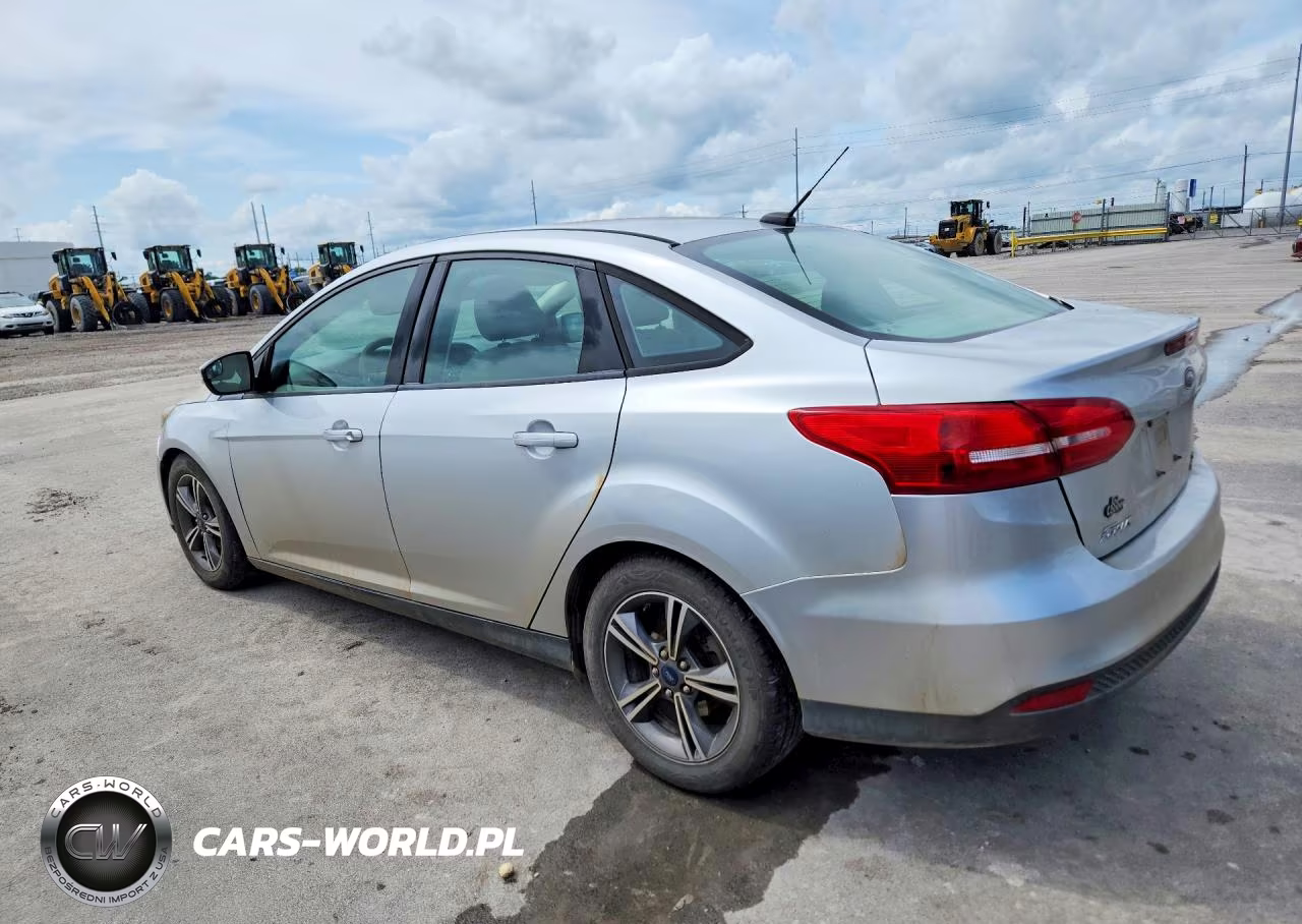 2017 Ford Focus Se VIN:1FADP3FE2HL204784 - 2