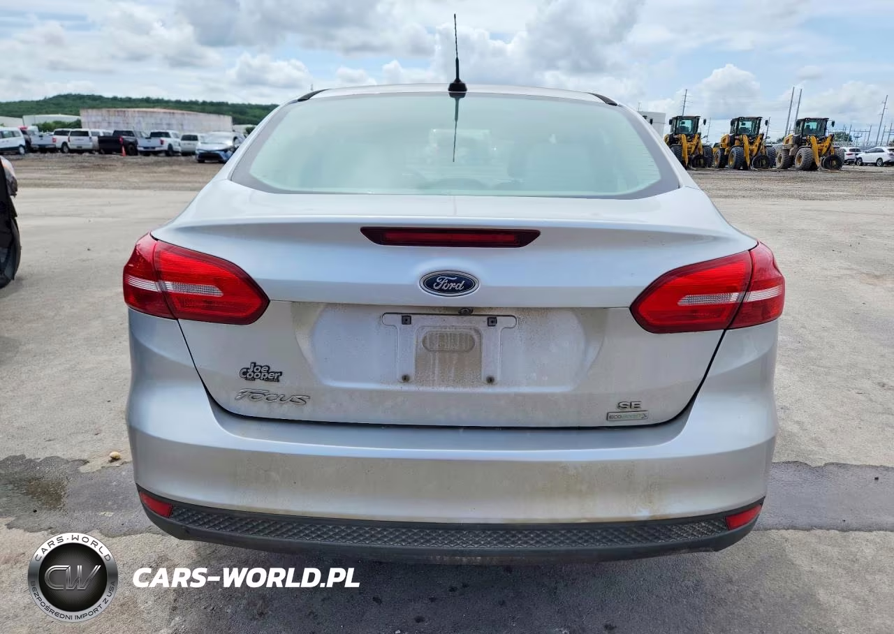 2017 Ford Focus Se VIN:1FADP3FE2HL204784 - 6