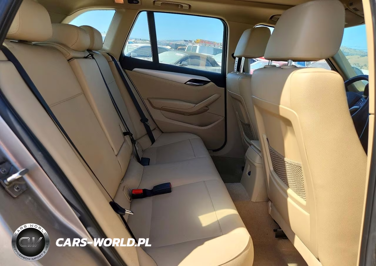 2014 BMW X1 xDrive28I VIN:WBAVL1C50EVY24419 - 11