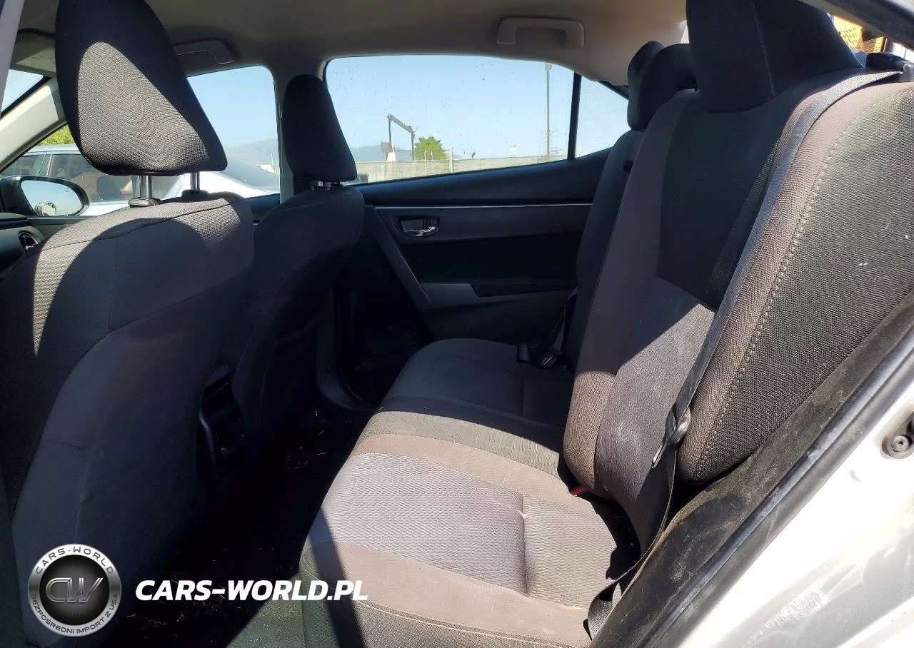 2018 Toyota Corolla Le VIN:2T1BURHE5JC102161 - 10