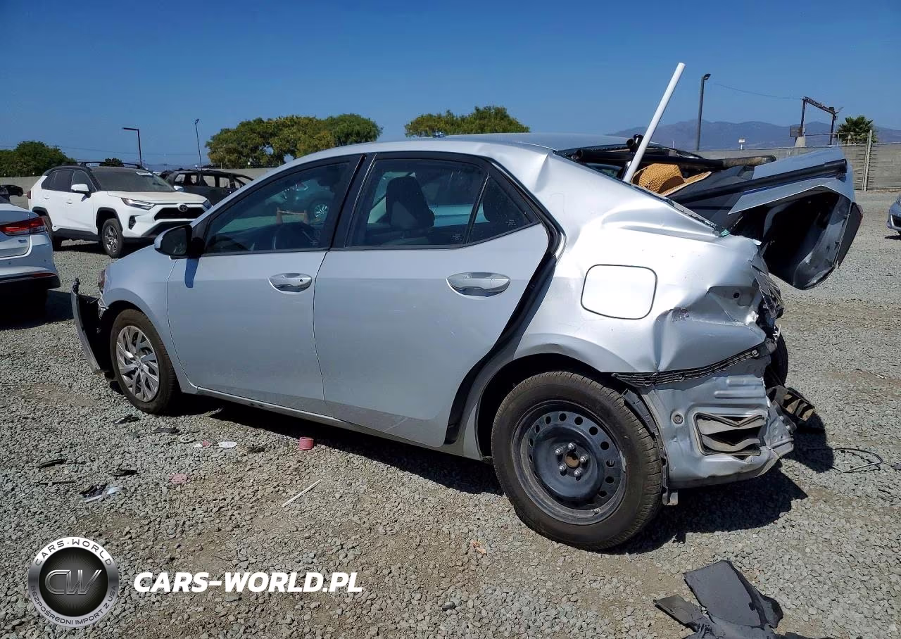 2018 Toyota Corolla Le VIN:2T1BURHE5JC102161 - 2