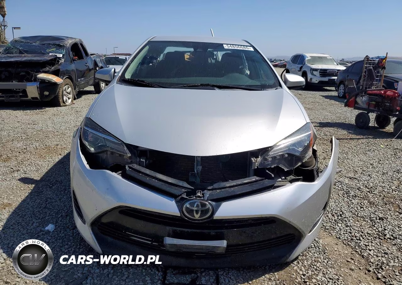 2018 Toyota Corolla Le VIN:2T1BURHE5JC102161 - 5