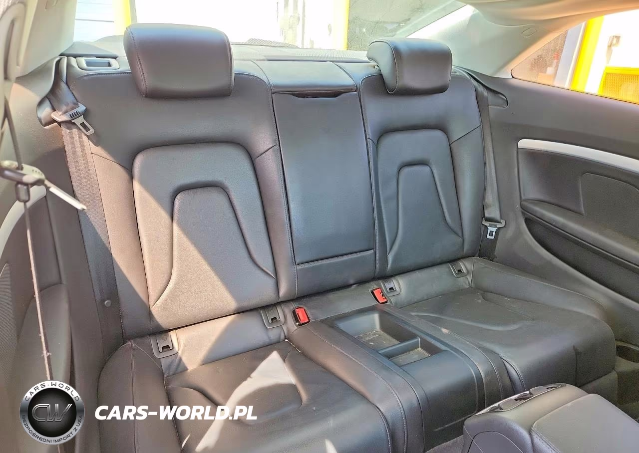 2010 Audi A5 Premium Plus VIN:WAULFAFRXAA031367 - 10