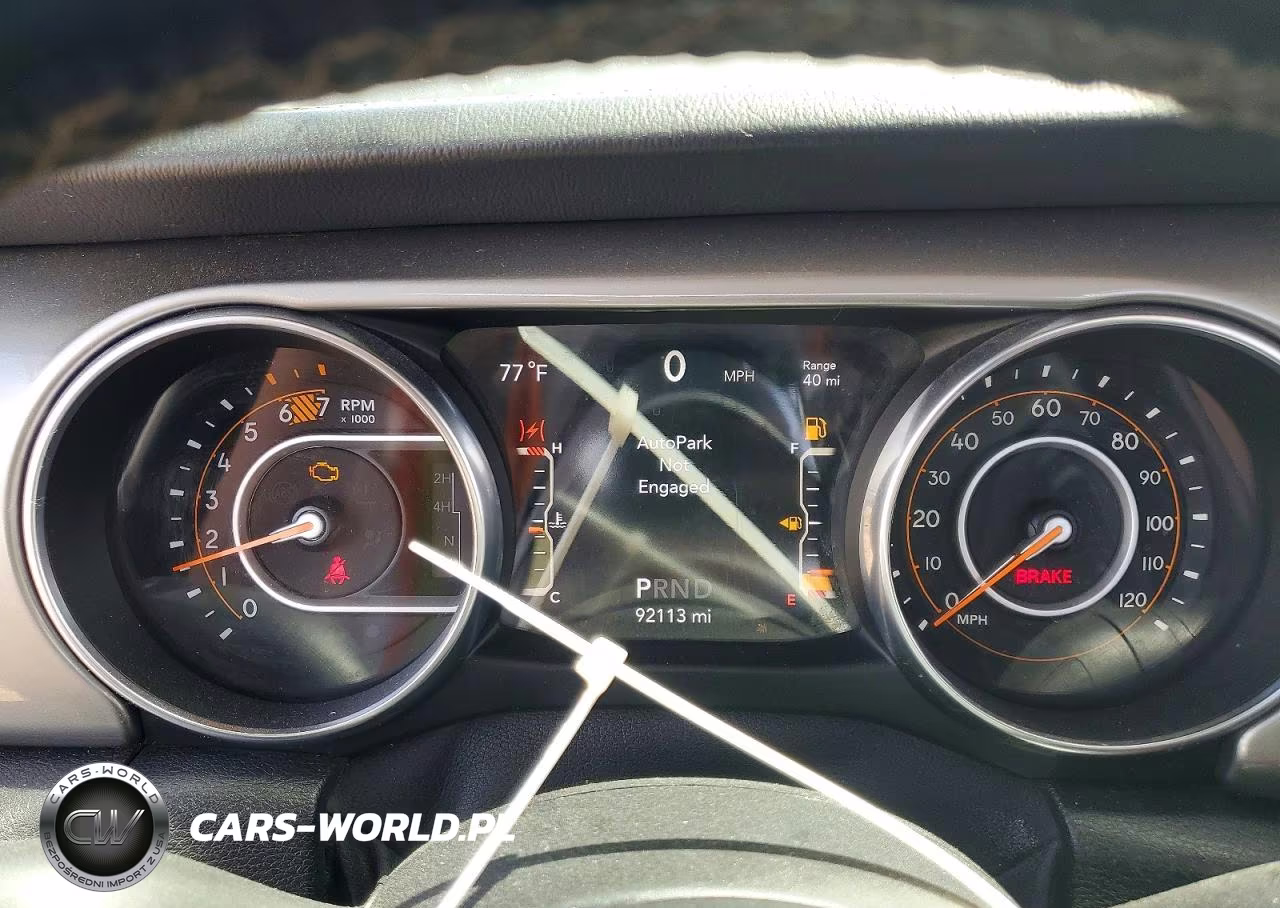 2020 Jeep Wrangler Unlimited Sahara VIN:1C4HJXEN8LW230190 - 9