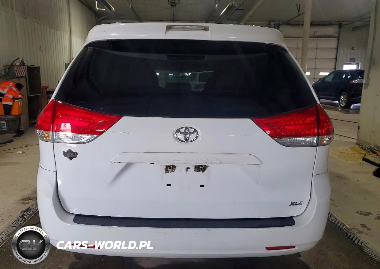 2013 Toyota Sienna Xle 8-Passenger VIN:5TDYK3DC7DS292705 - 6