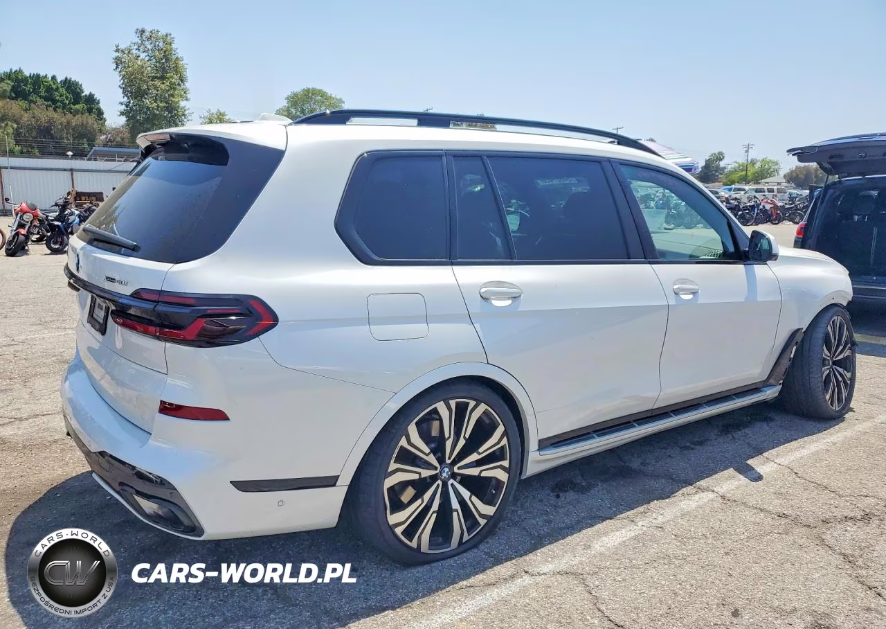 2025 BMW X7 xDrive40I VIN:5UX23EM01S9Z34687 - 3