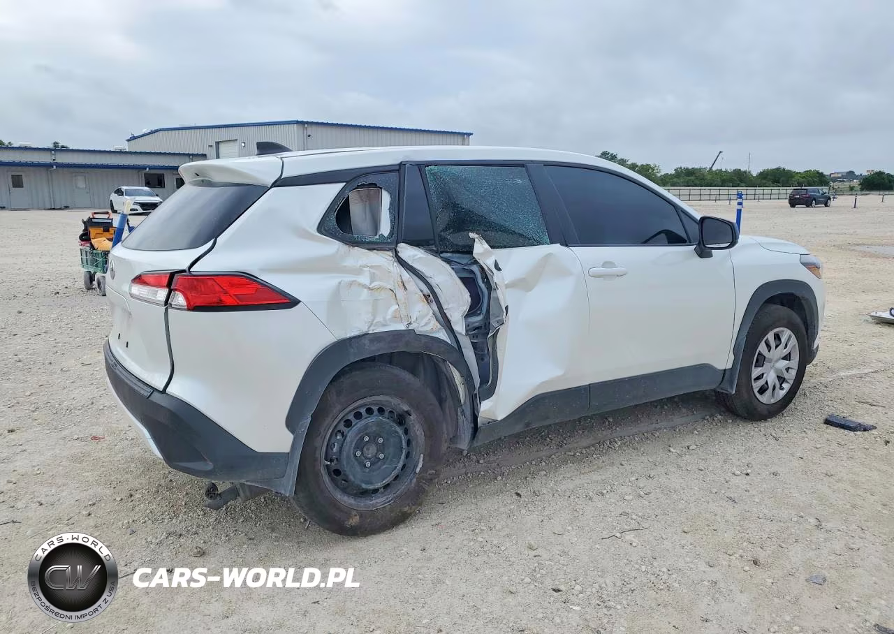 2025 Toyota Corolla Cross L VIN:7MUAAAAG0SV140932 - 3