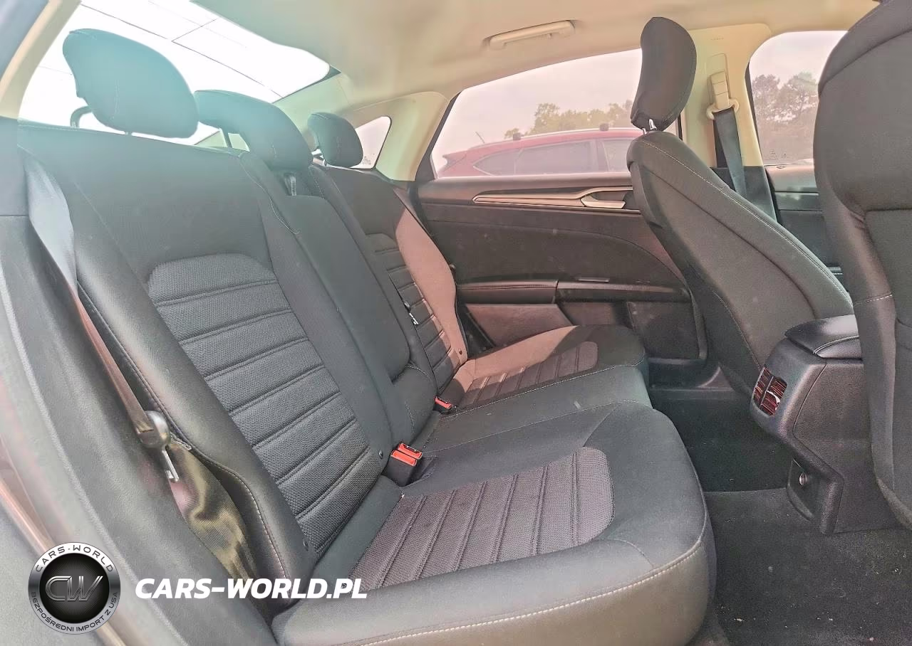2019 Ford Fusion Se VIN:3FA6P0HD7KR279517 - 10