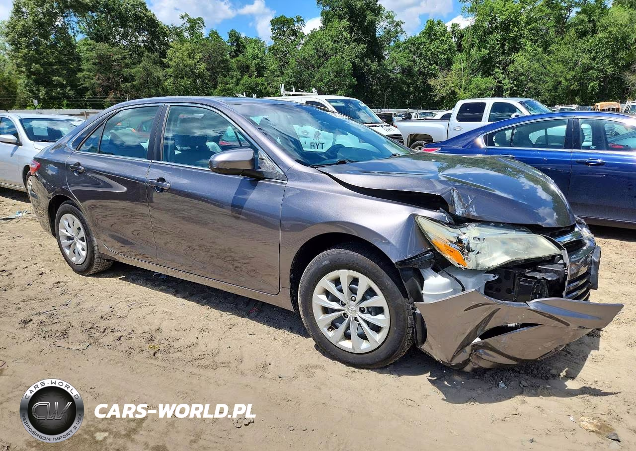 2016 Toyota Camry Le VIN:4T4BF1FK5GR519071 - 4