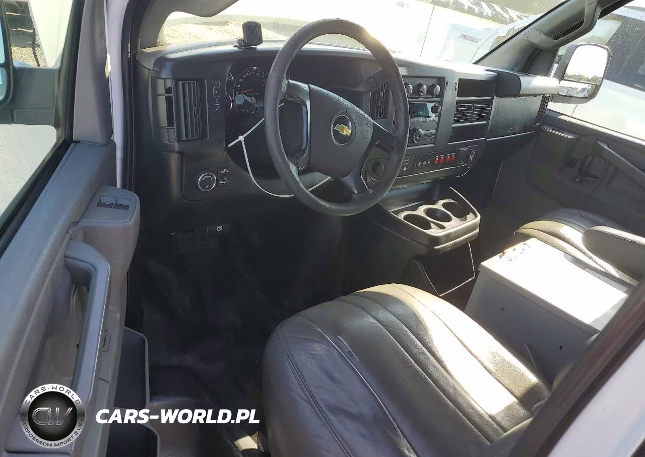 2016 Chevrolet Express G2500 VIN:1GCWGAFF9G1236111 - 8