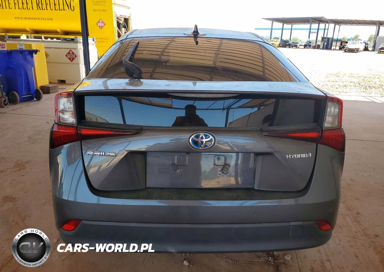 2021 Toyota Prius Le VIN:JTDKAMFU5M3143893 - 6