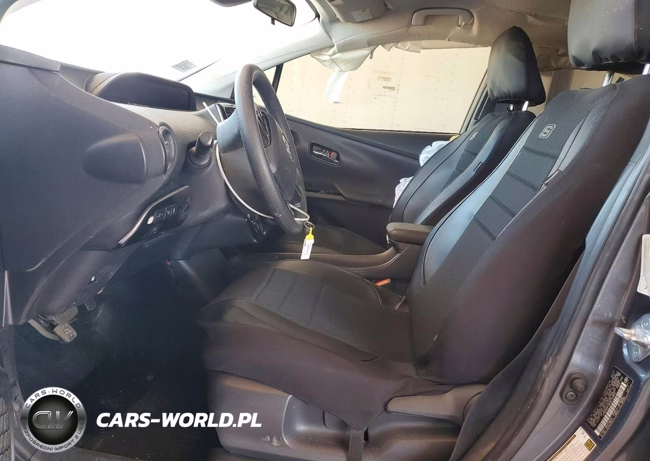 2021 Toyota Prius Le VIN:JTDKAMFU5M3143893 - 7