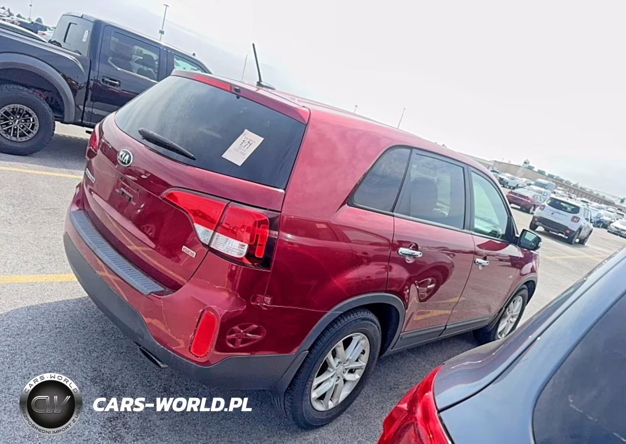 2014 Kia Sorento Lx VIN:5XYKT3A68EG514040 - 4