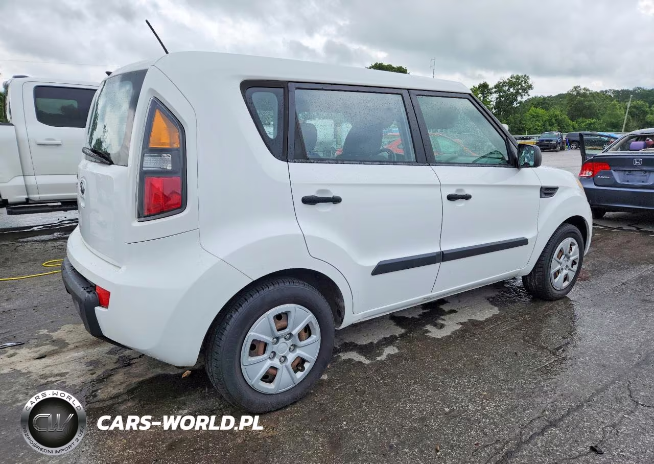 2011 Kia Soul Base VIN:KNDJT2A17B7309439 - 3