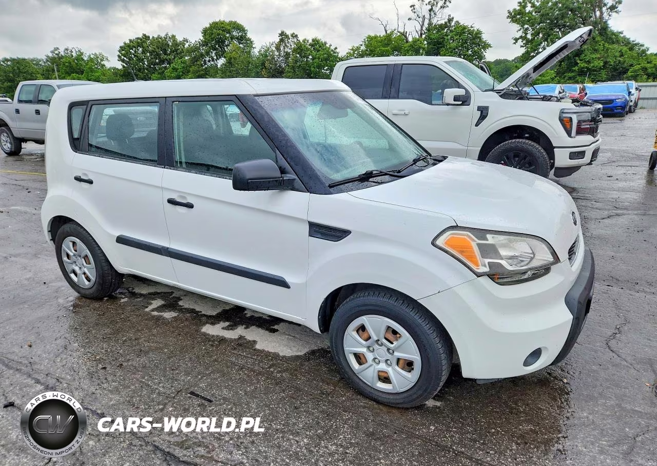 2011 Kia Soul Base VIN:KNDJT2A17B7309439 - 4