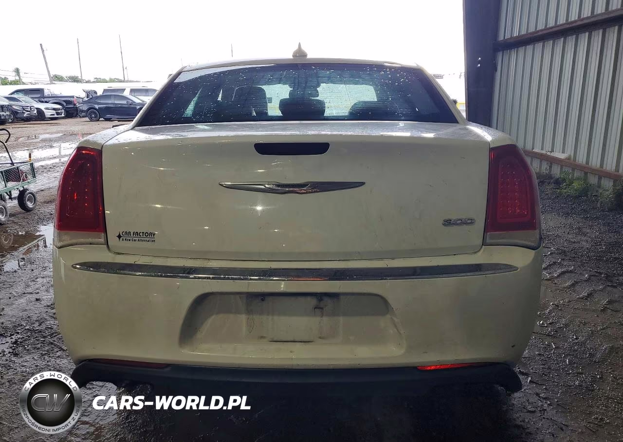 2016 Chrysler 300 Limited VIN:2C3CCAAG3GH252714 - 6