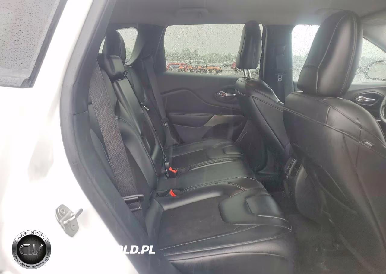 2020 Jeep Cherokee Latitude VIN:1C4PJMCX3LD628885 - 11