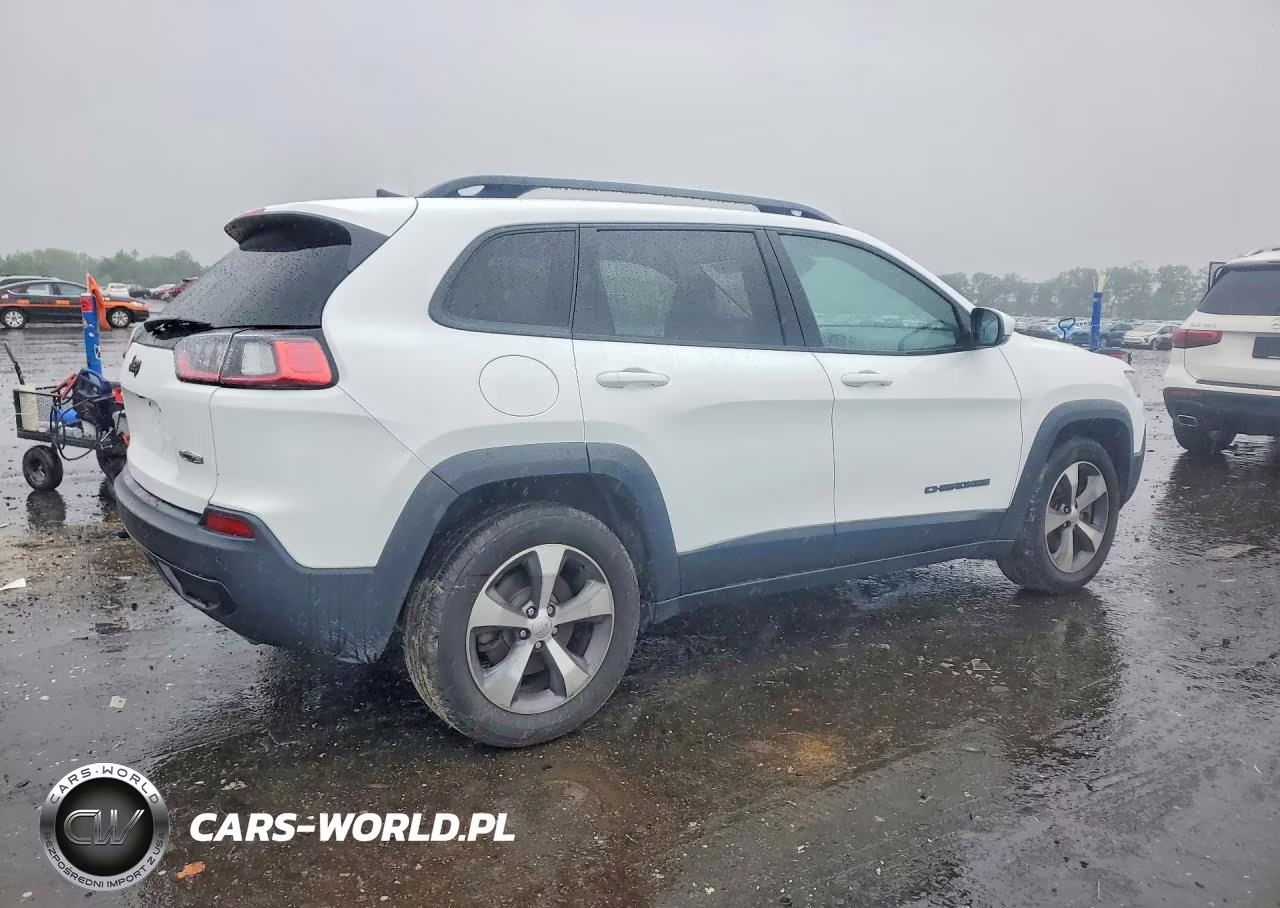 2020 Jeep Cherokee Latitude VIN:1C4PJMCX3LD628885 - 3
