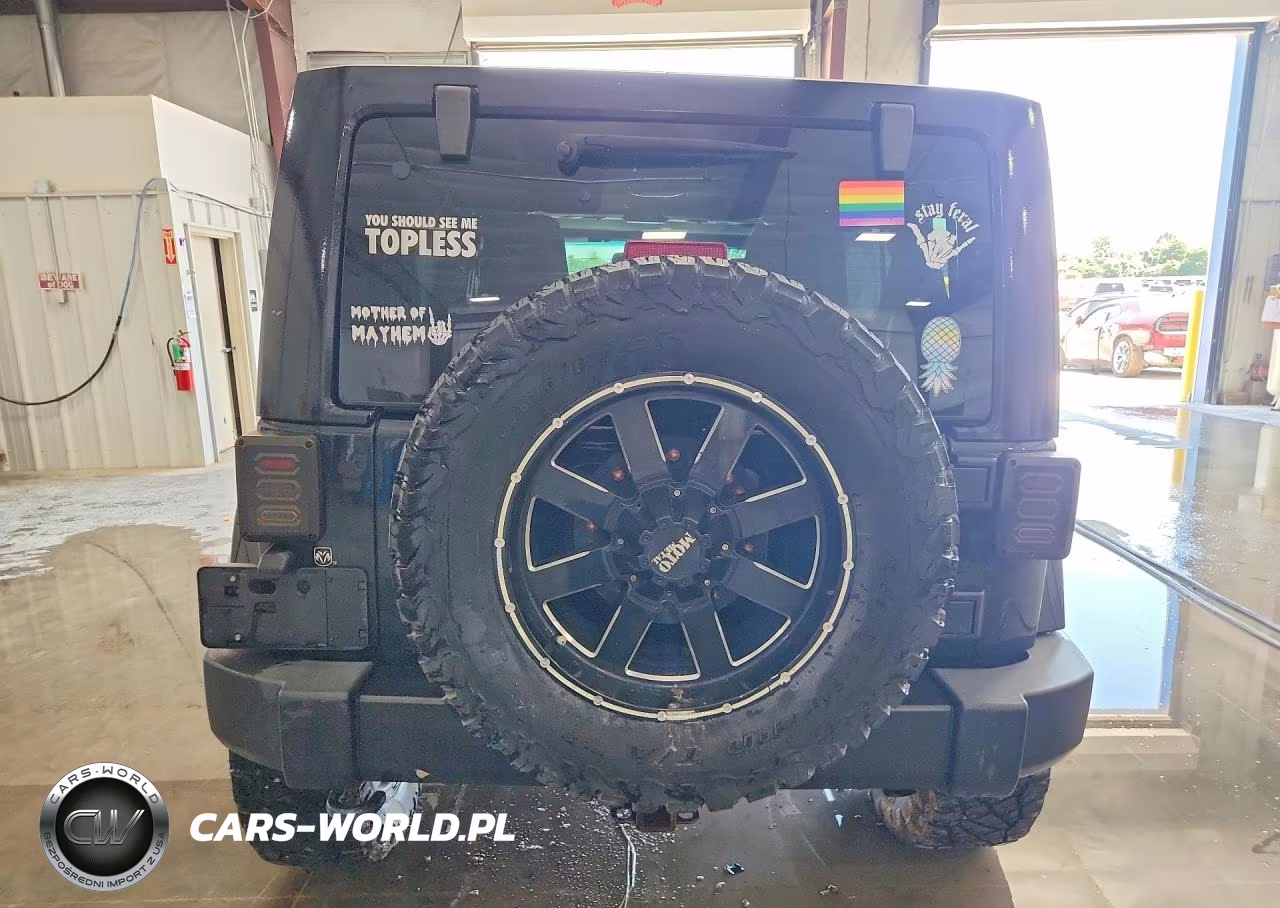 2013 Jeep Wrangler Unlimited Sahara VIN:1C4BJWEGXDL635505 - 6