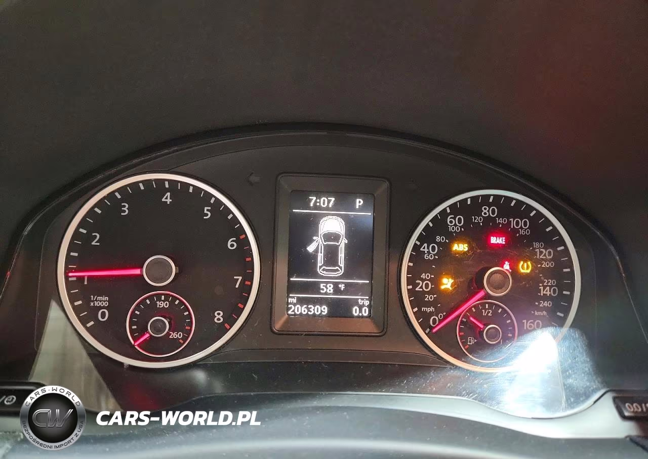 2015 Volkswagen Tiguan S VIN:WVGBV7AX1FW502497 - 9