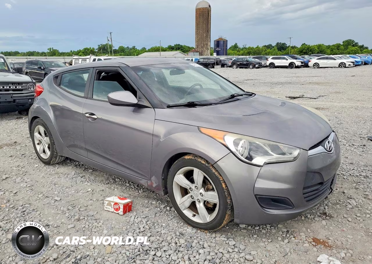 2015 Hyundai Veloster Base VIN:KMHTC6AD8FU239446 - 4