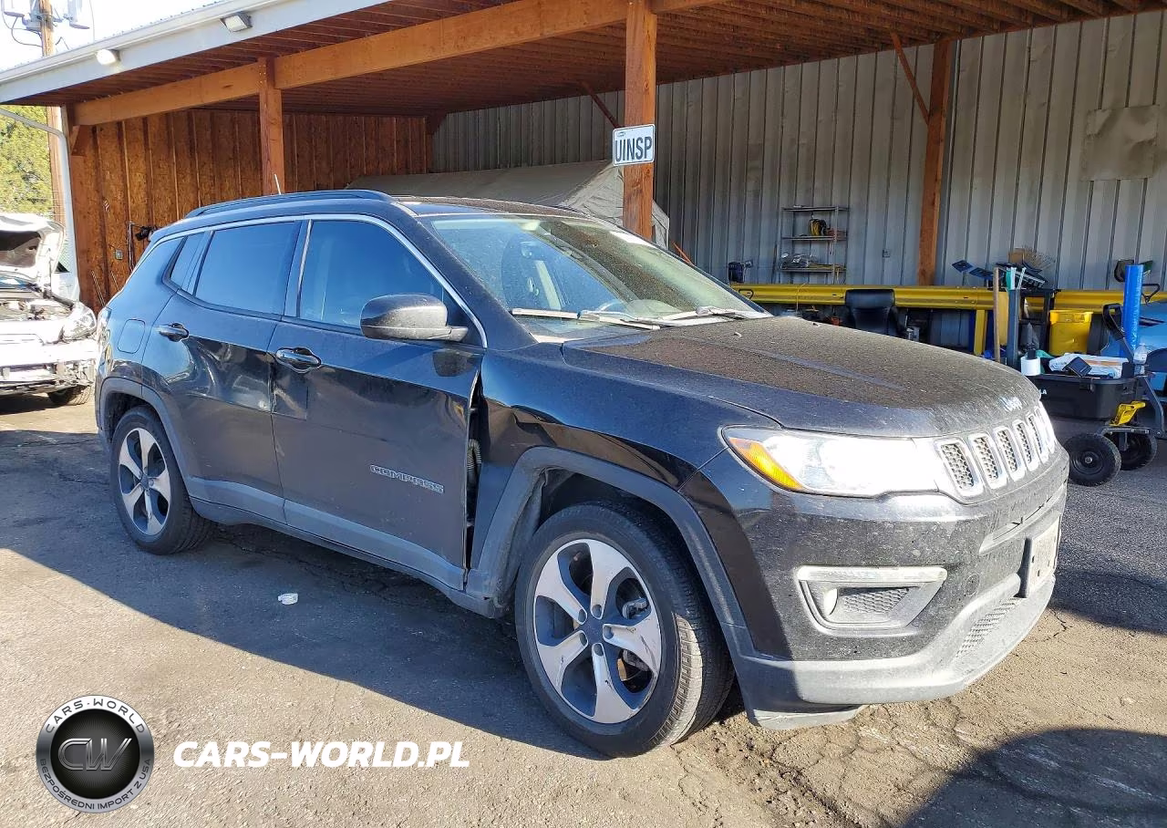 2017 Jeep Compass Latitude VIN:3C4NJCBBXHT658801 - 3