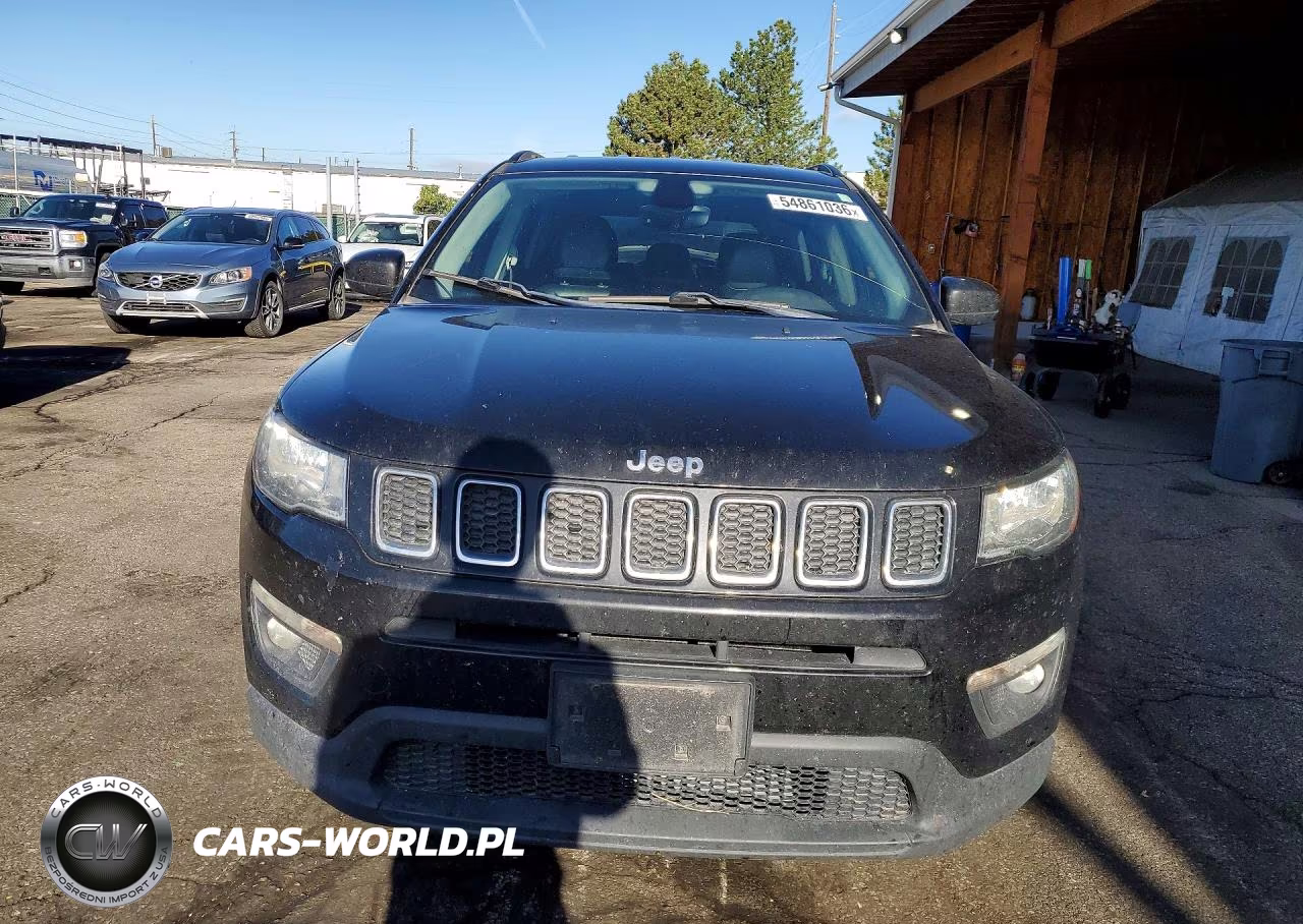 2017 Jeep Compass Latitude VIN:3C4NJCBBXHT658801 - 4