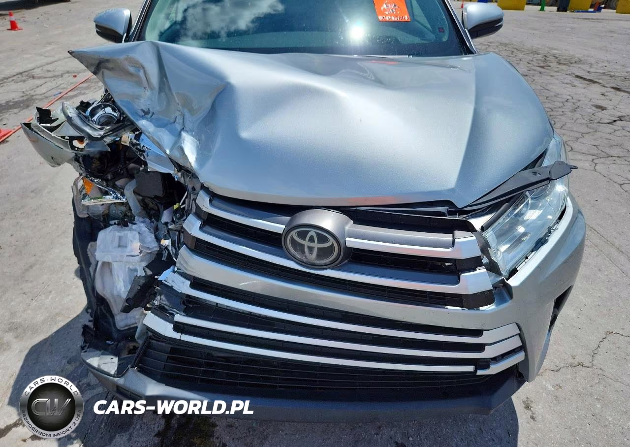 2018 Toyota Highlander Xle VIN:5TDKZRFHXJS257875 - 12