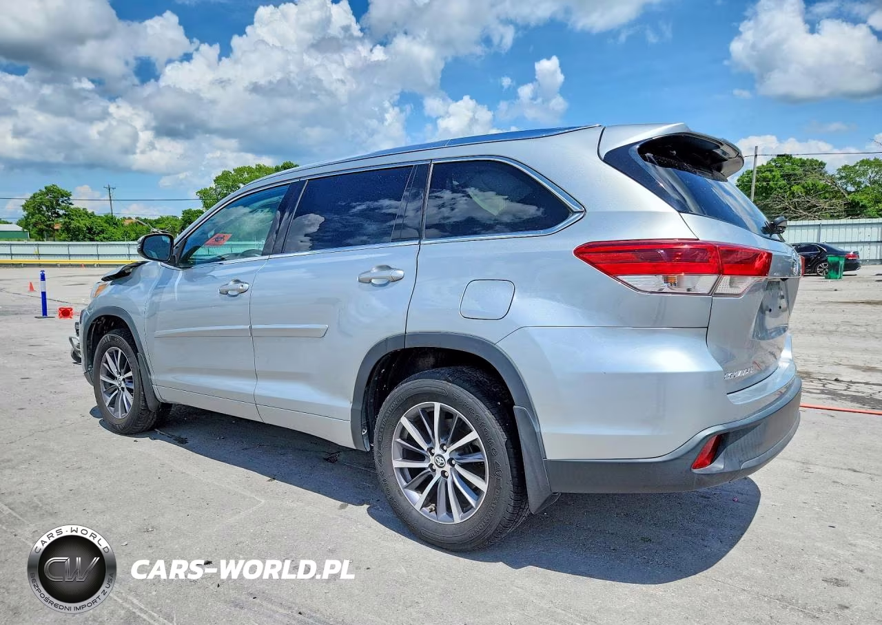 2018 Toyota Highlander Xle VIN:5TDKZRFHXJS257875 - 2