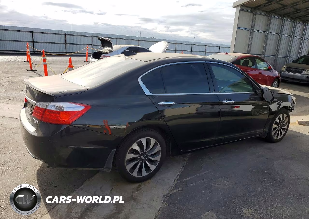 2015 Honda Accord Touring Hybrid VIN:1HGCR6F77FA003847 - 3