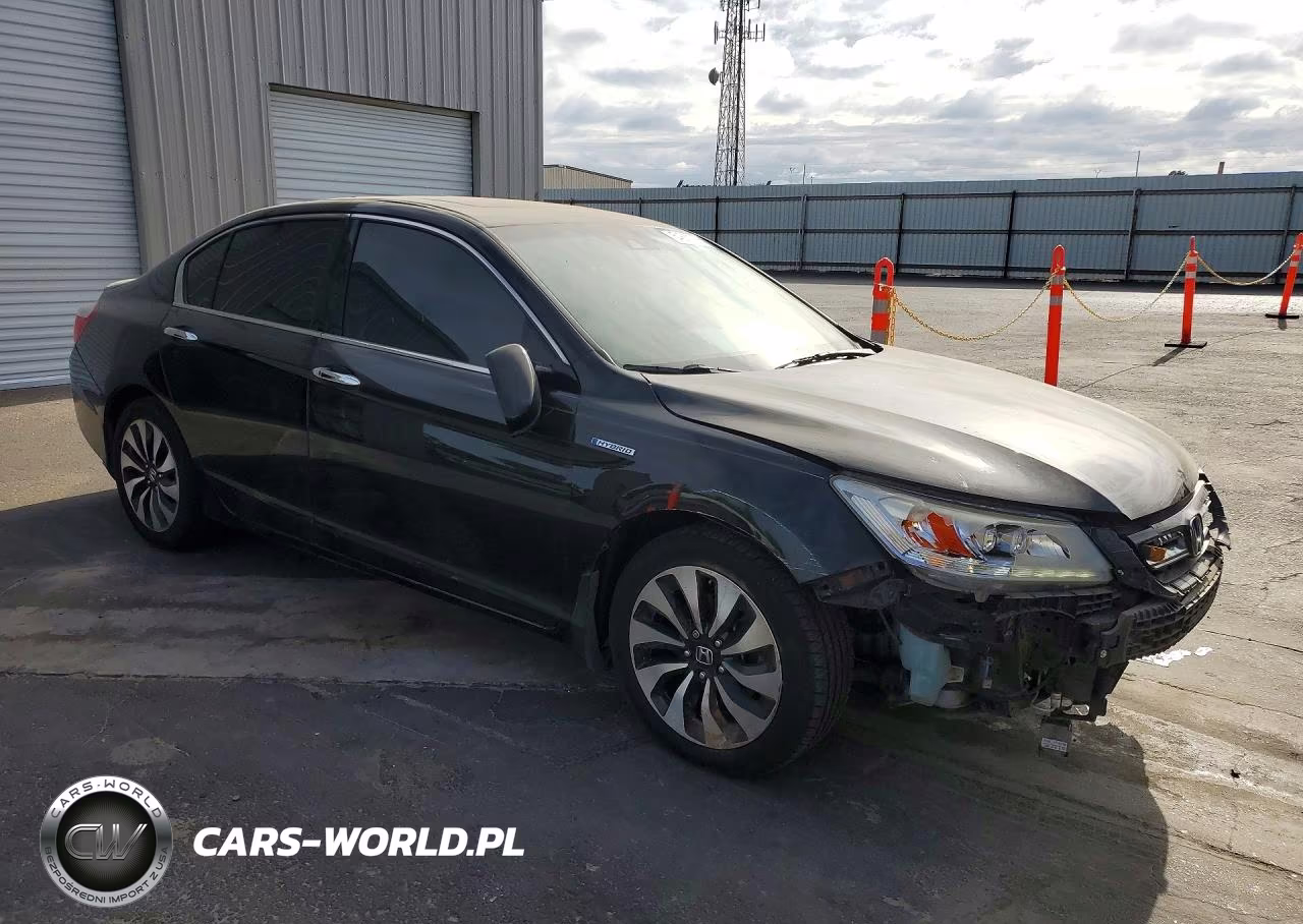 2015 Honda Accord Touring Hybrid VIN:1HGCR6F77FA003847 - 4
