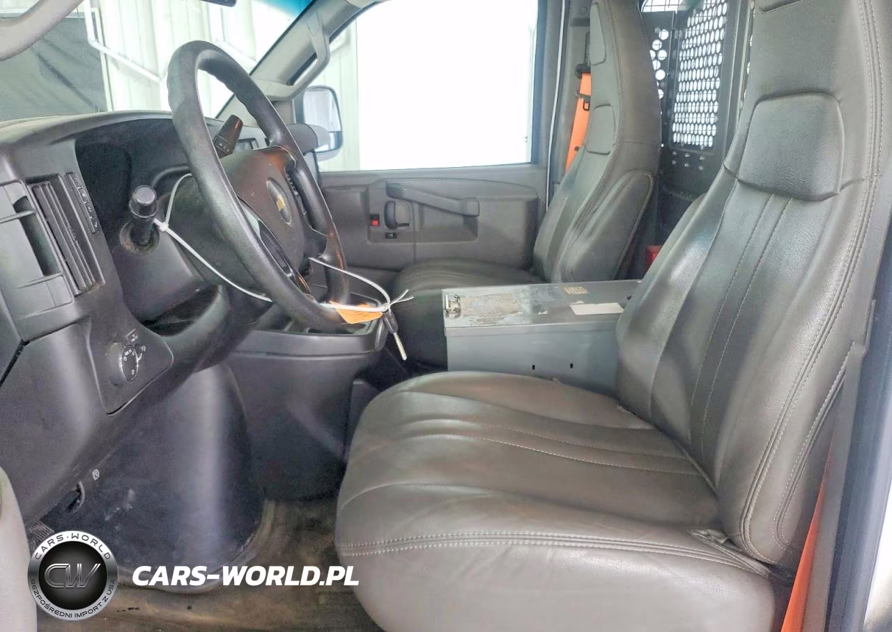 2016 Chevrolet Express G2500 VIN:1GCWGAFF9G1142570 - 7