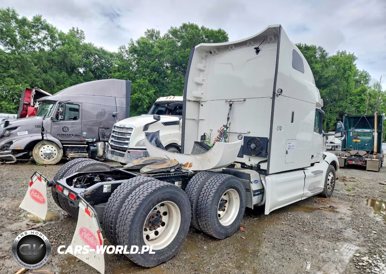 2023 Peterbilt 579 Semi Truck VIN:1XPBDP9XXPD887162 - 4