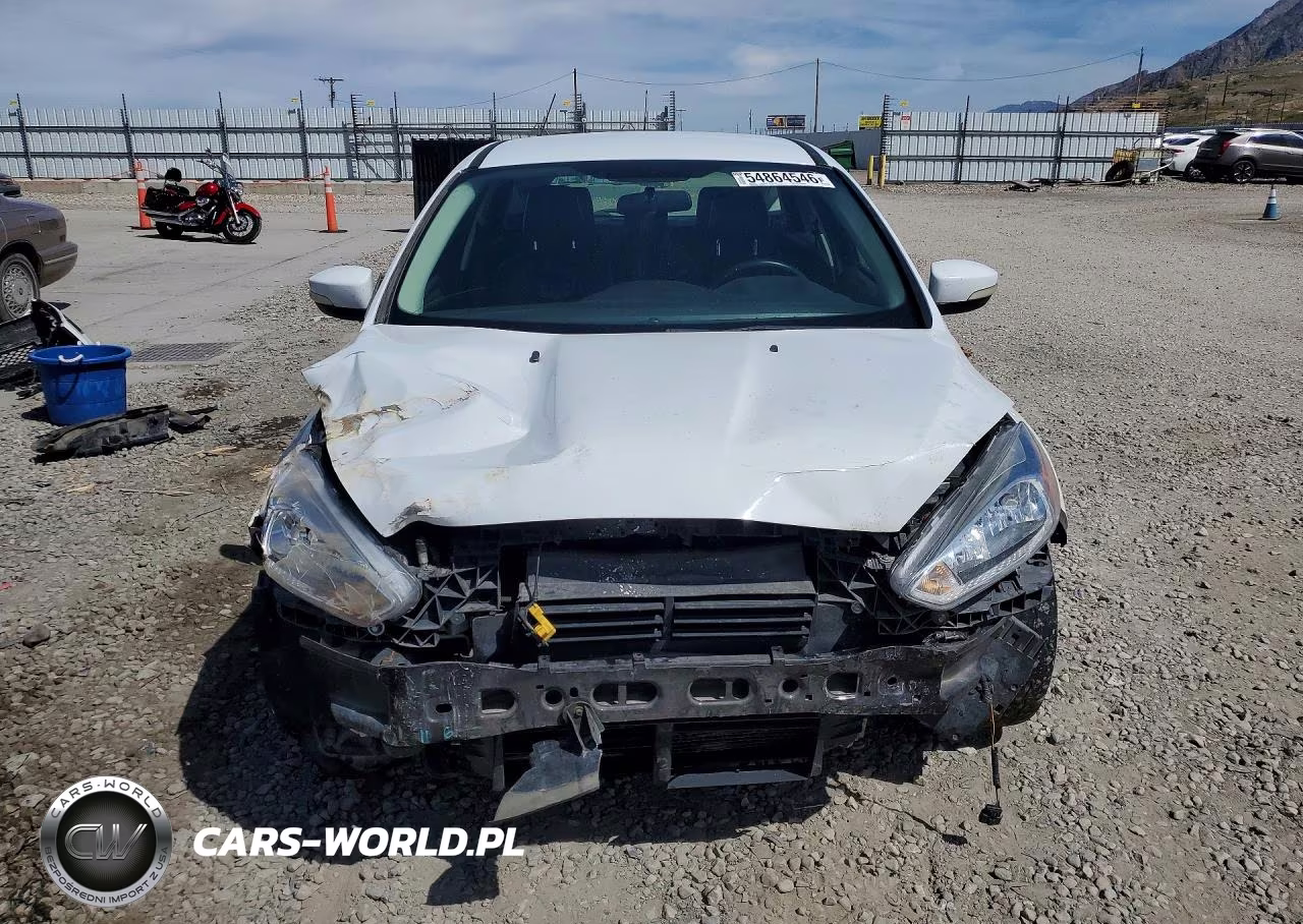2016 Ford Focus Se VIN:1FADP3K22GL311439 - 5