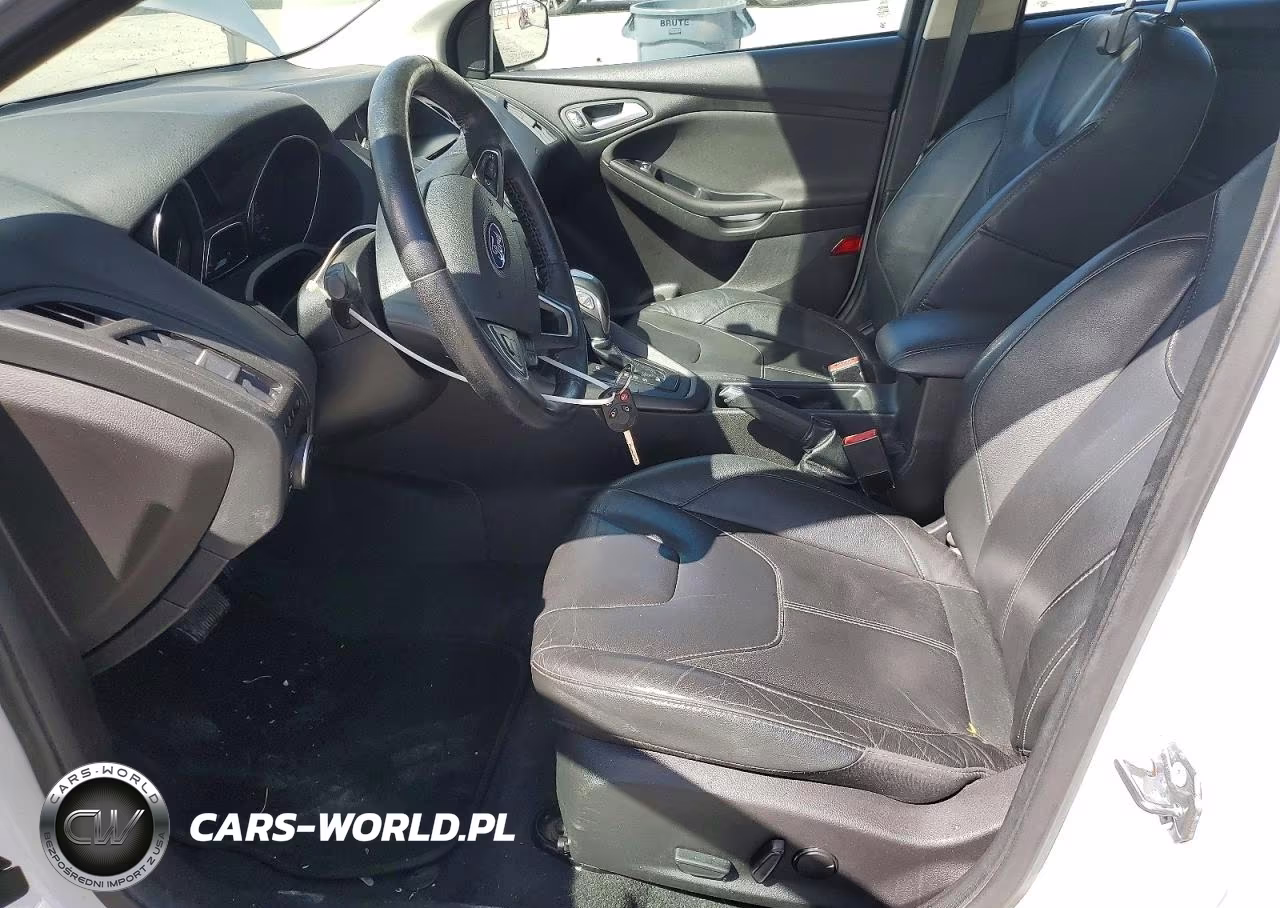 2016 Ford Focus Se VIN:1FADP3K22GL311439 - 7