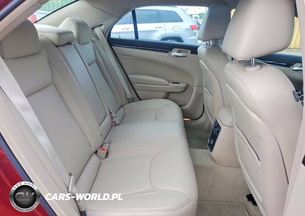 2013 Chrysler 300 VIN:2C3CCAAG4DH698771 - 10