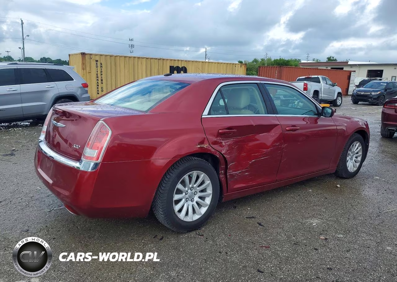 2013 Chrysler 300 VIN:2C3CCAAG4DH698771 - 3