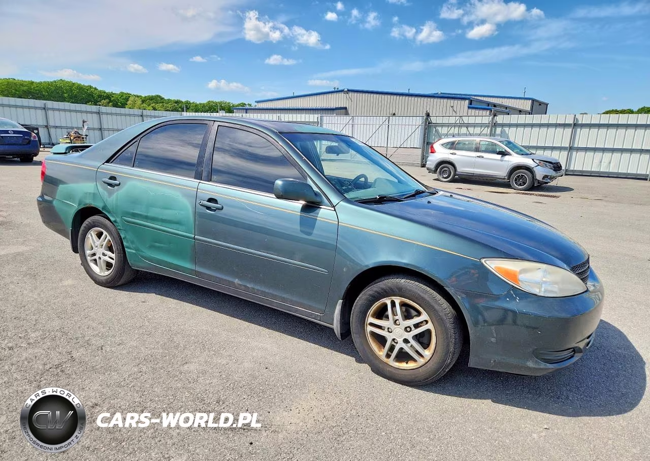 2003 Toyota Camry Le VIN:4T1BE32K23U704154 - 4