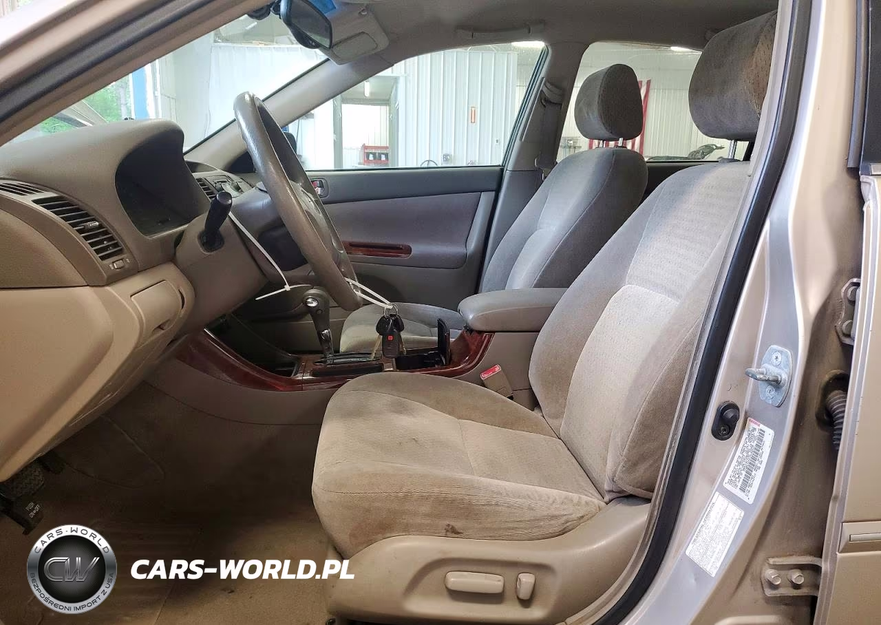 2002 Toyota Camry Xle VIN:JTDBE32K020048420 - 7