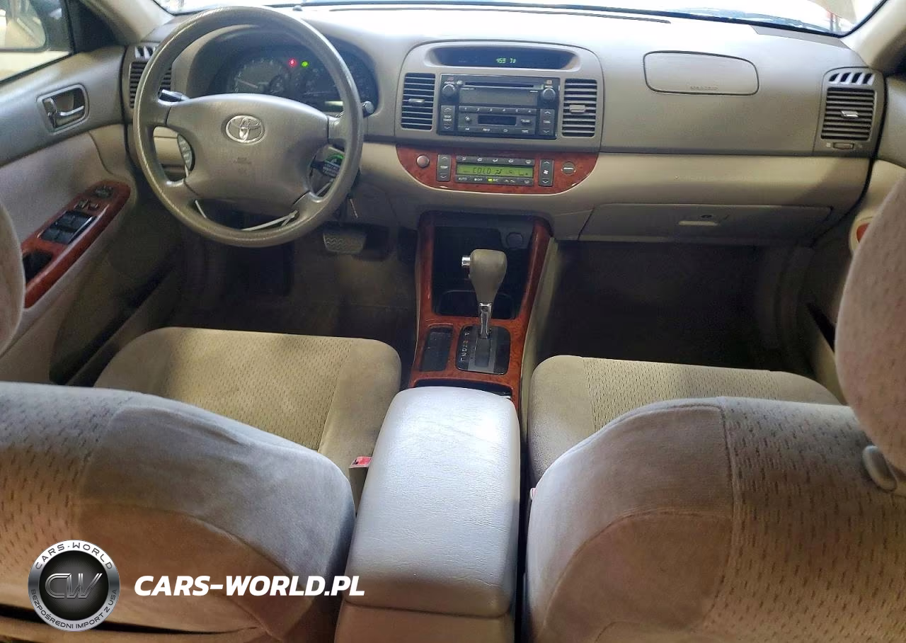 2002 Toyota Camry Xle VIN:JTDBE32K020048420 - 8