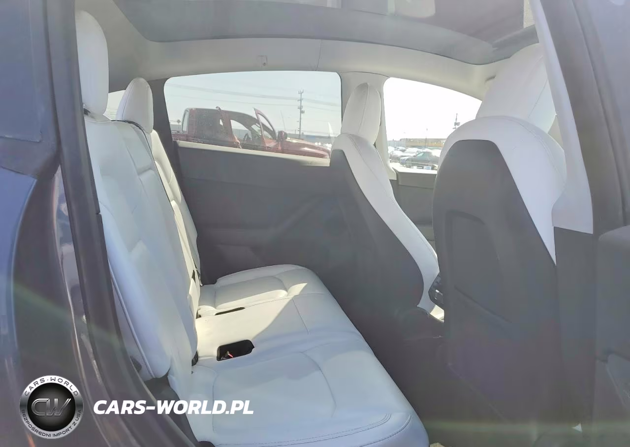 2022 Tesla Model Y VIN:7SAYGAEE1NF558671 - 11
