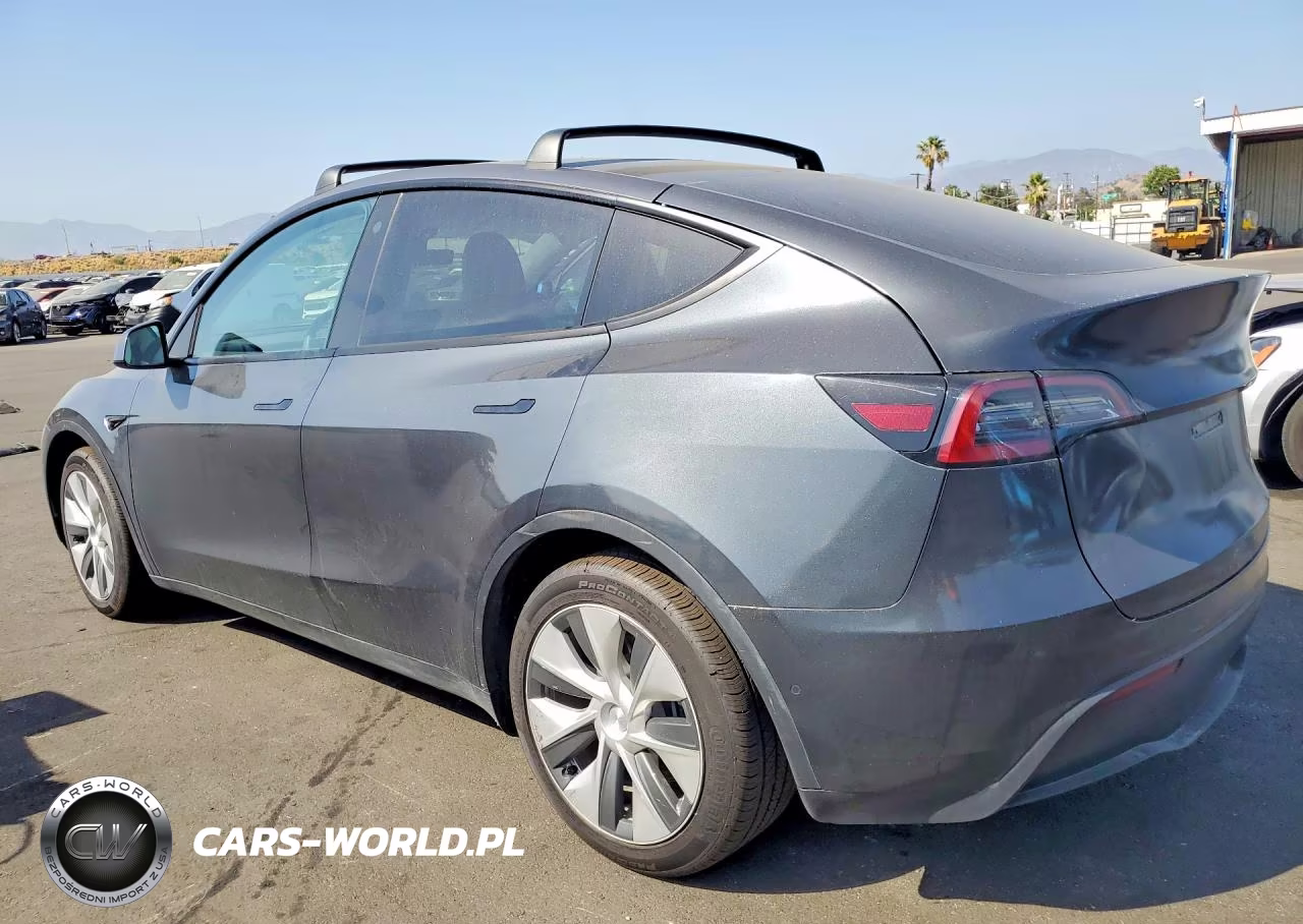 2022 Tesla Model Y VIN:7SAYGAEE1NF558671 - 2