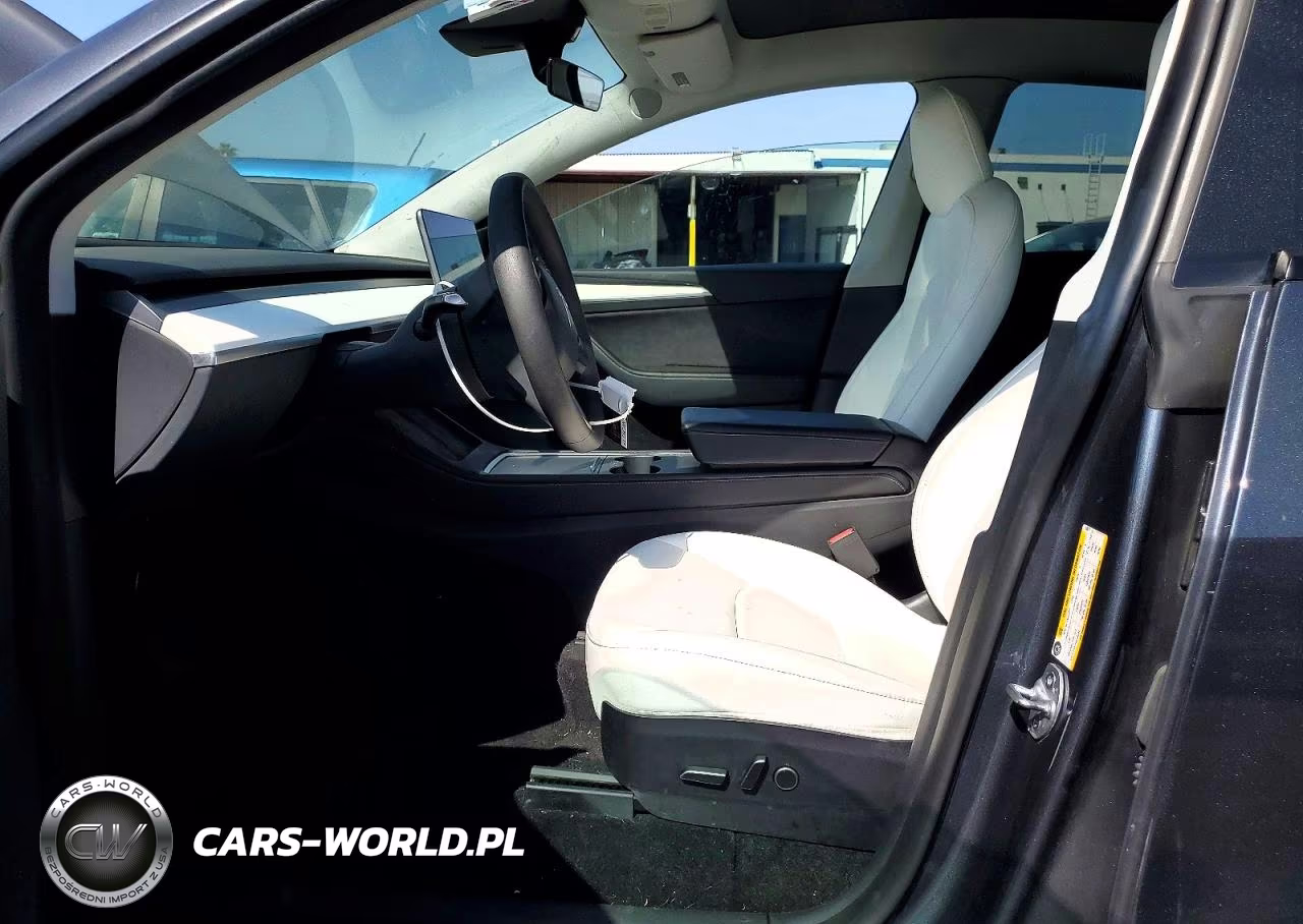 2022 Tesla Model Y VIN:7SAYGAEE1NF558671 - 7
