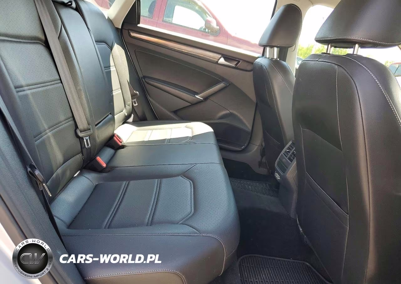 2020 Volkswagen Passat R-Line VIN:1VWMA7A38LC004068 - 10