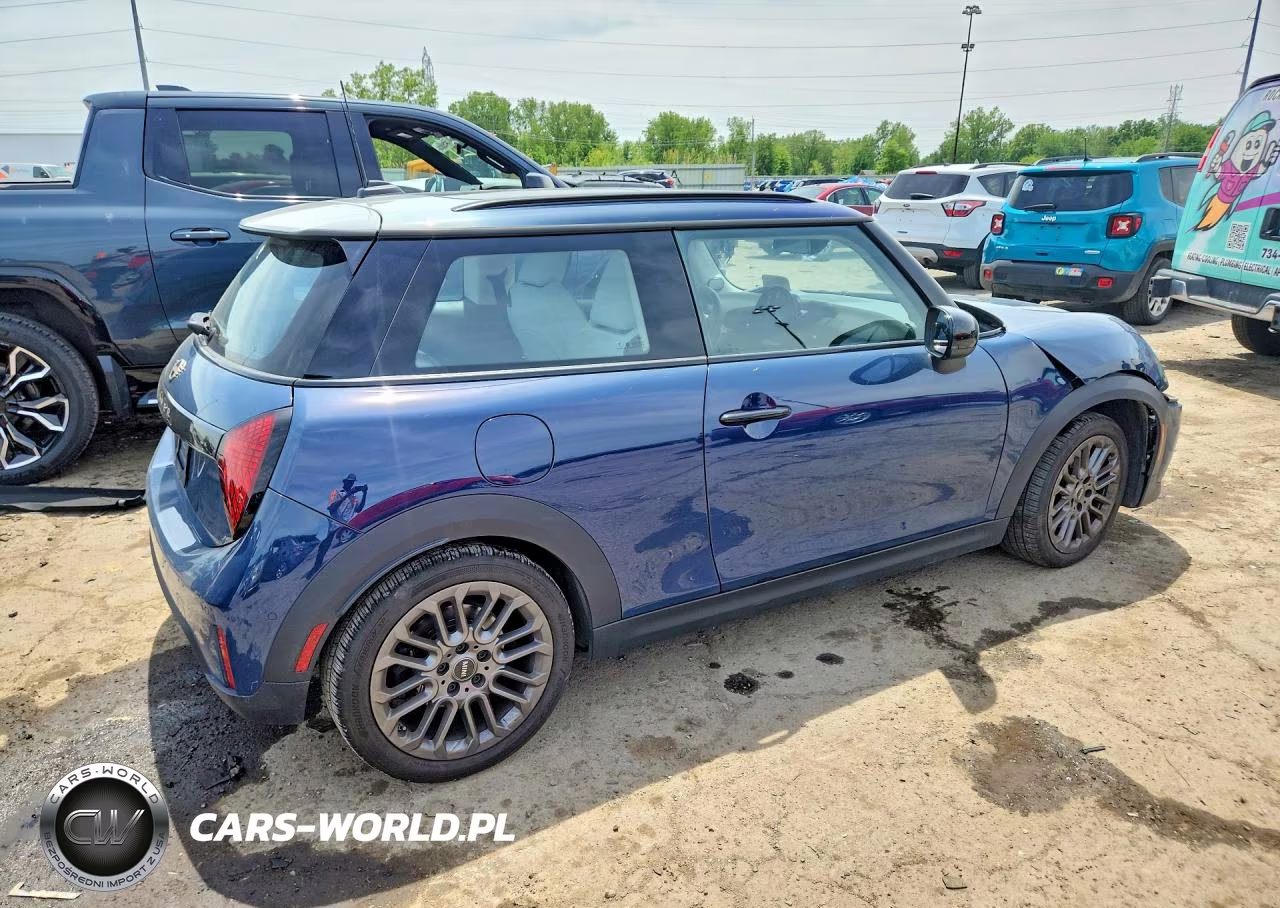 2025 Mini Cooper Base VIN:WMW13GD02S2W48619 - 3