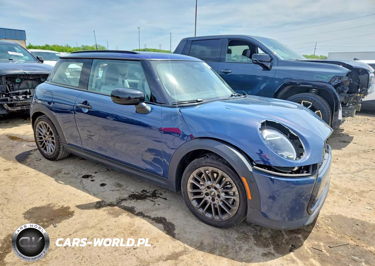 2025 Mini Cooper Base VIN:WMW13GD02S2W48619 - 4