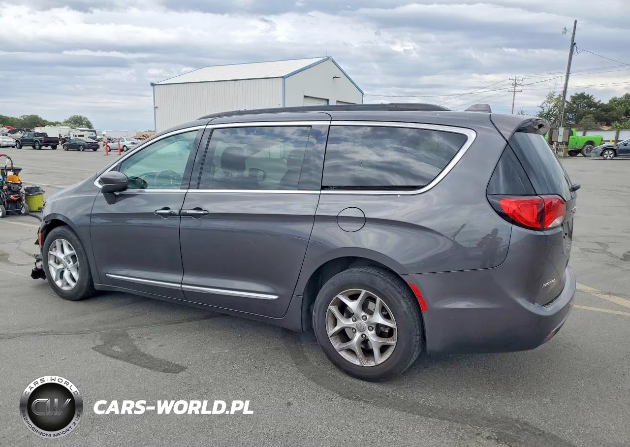 2017 Chrysler Pacifica Touring L VIN:2C4RC1BG0HR803858 - 2
