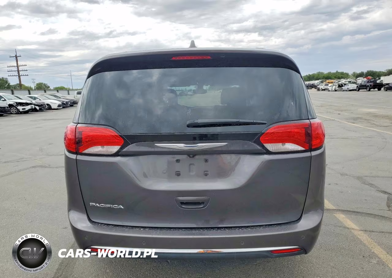 2017 Chrysler Pacifica Touring L VIN:2C4RC1BG0HR803858 - 6