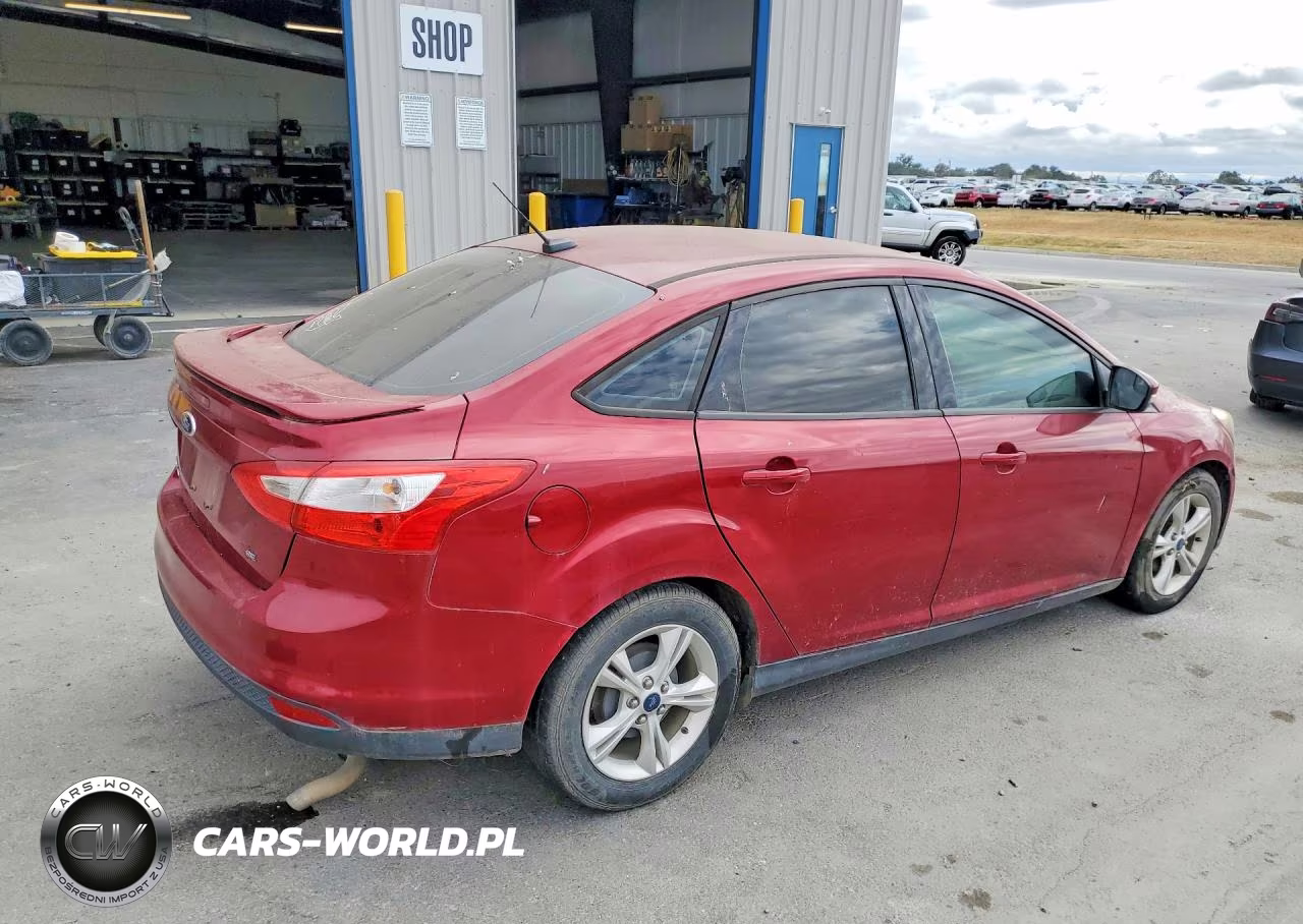 2014 Ford Focus Se VIN:1FADP3F21EL325811 - 3