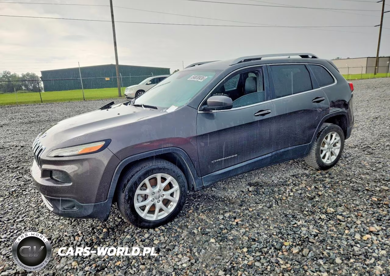 2015 Jeep Cherokee Latitude VIN:1C4PJLCS2FW631221 - 1